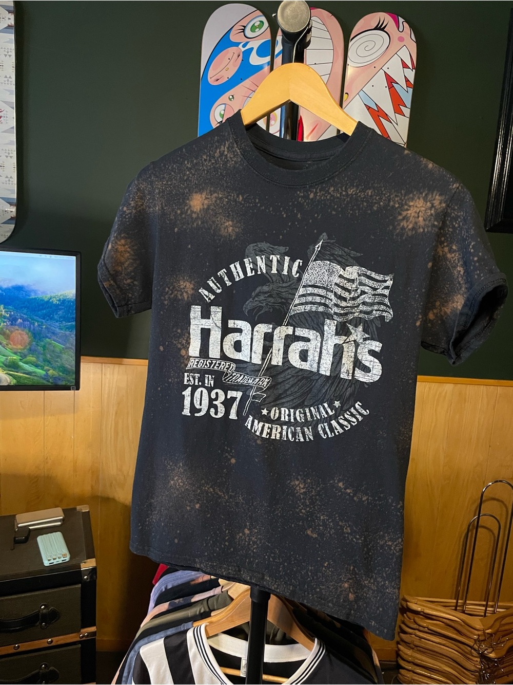 Harrah's Lake Tahoe Black Bleached Graphic Tee - American Flag Mens size small